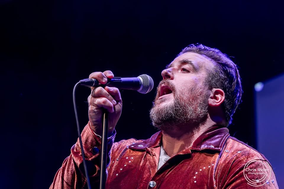 Chris Santana performing